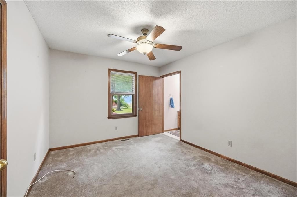 2622 Mohican Avenue — photo 25