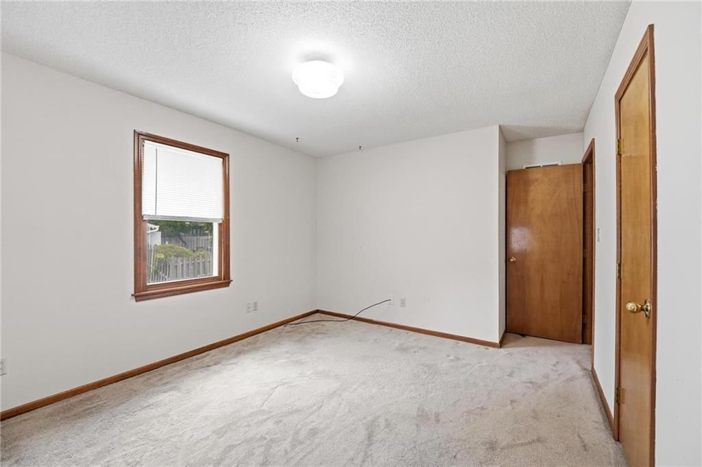2622 Mohican Avenue — photo 32