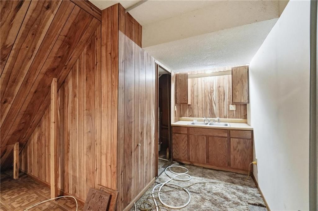 2622 Mohican Avenue — photo 42