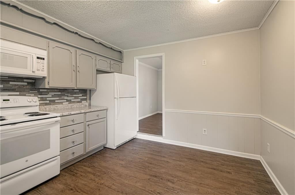 300 Parkwood Drive — photo 11