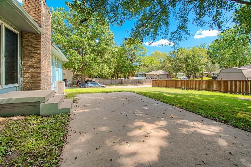 300 Parkwood Drive — photo 24