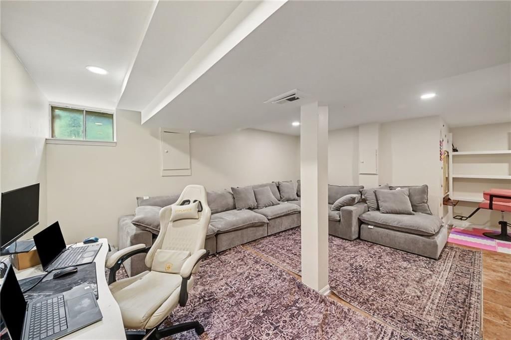 4927 Brockway Street — photo 32