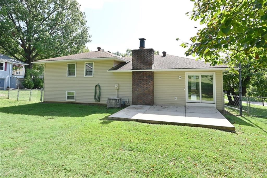 520 Thomas Drive — photo 5