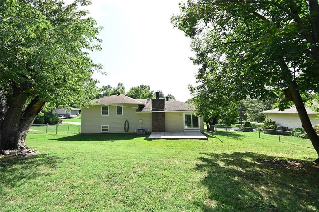 520 Thomas Drive — photo 6