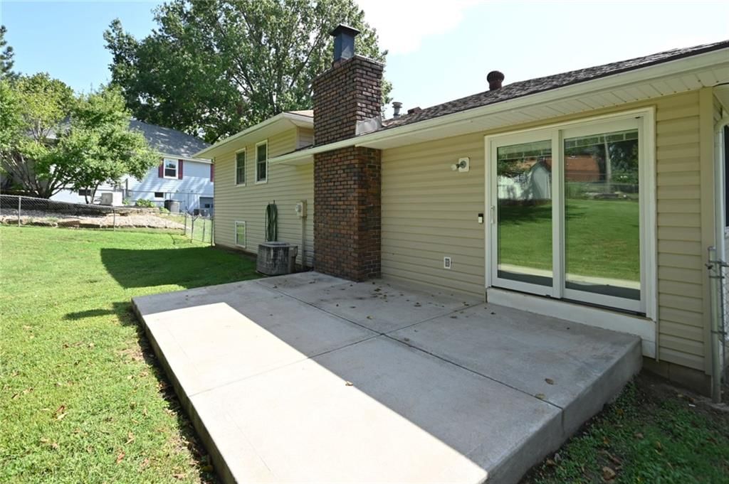 520 Thomas Drive — photo 7