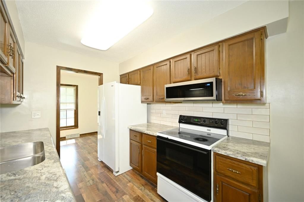 520 Thomas Drive — photo 24