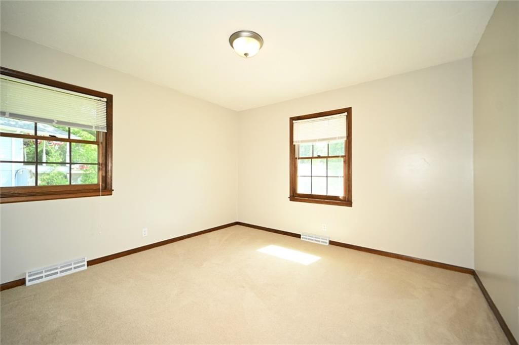520 Thomas Drive — photo 27