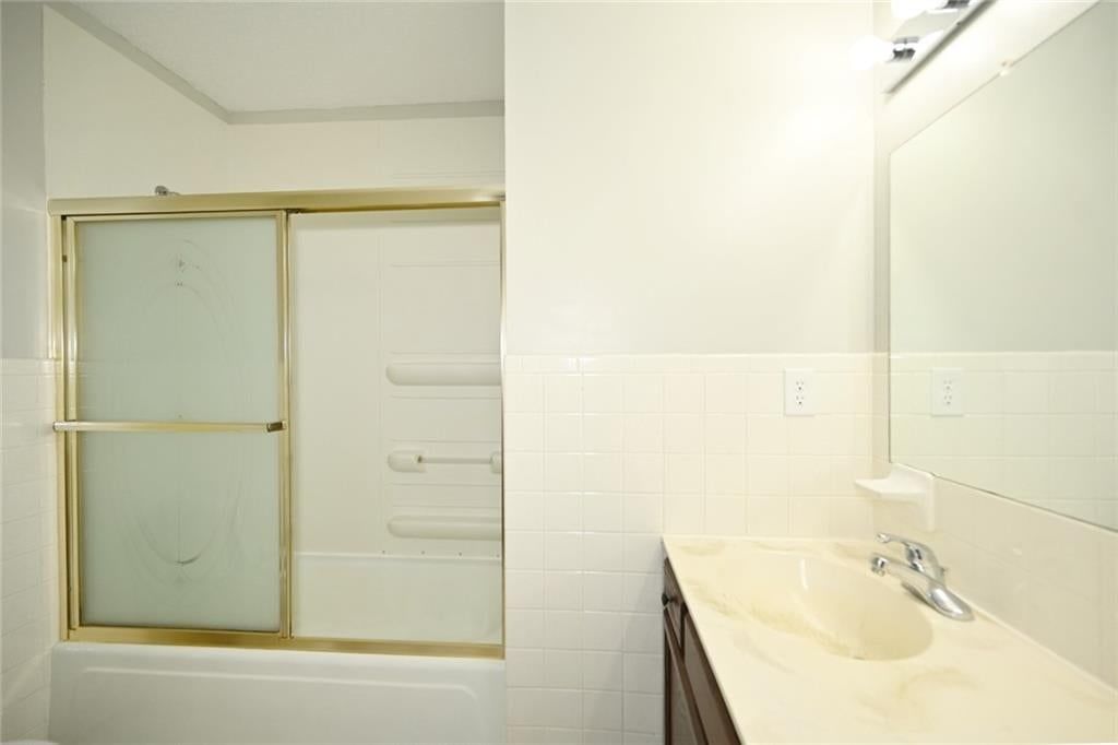 520 Thomas Drive — photo 32