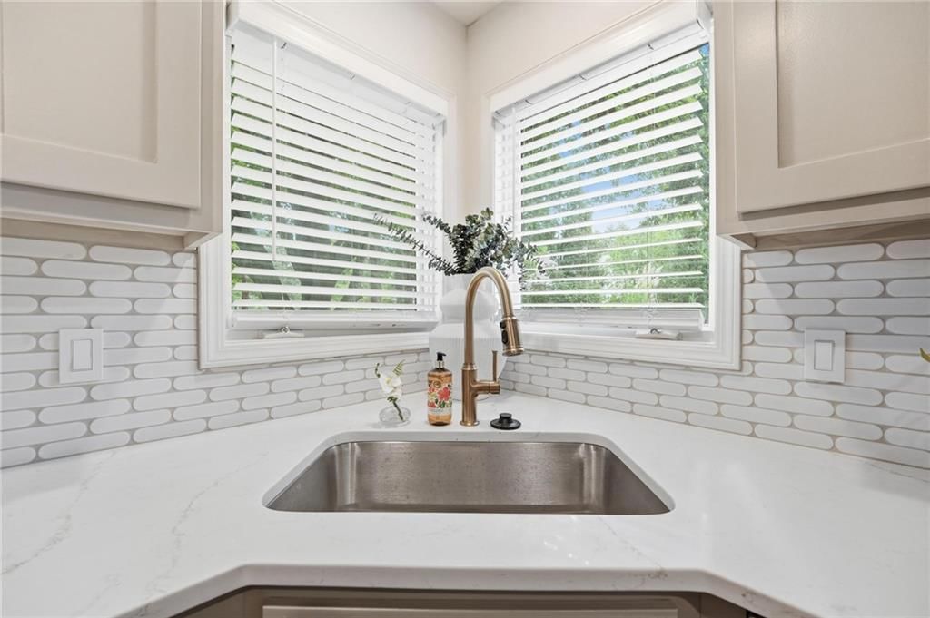 3353 W 129th Terrace — photo 18