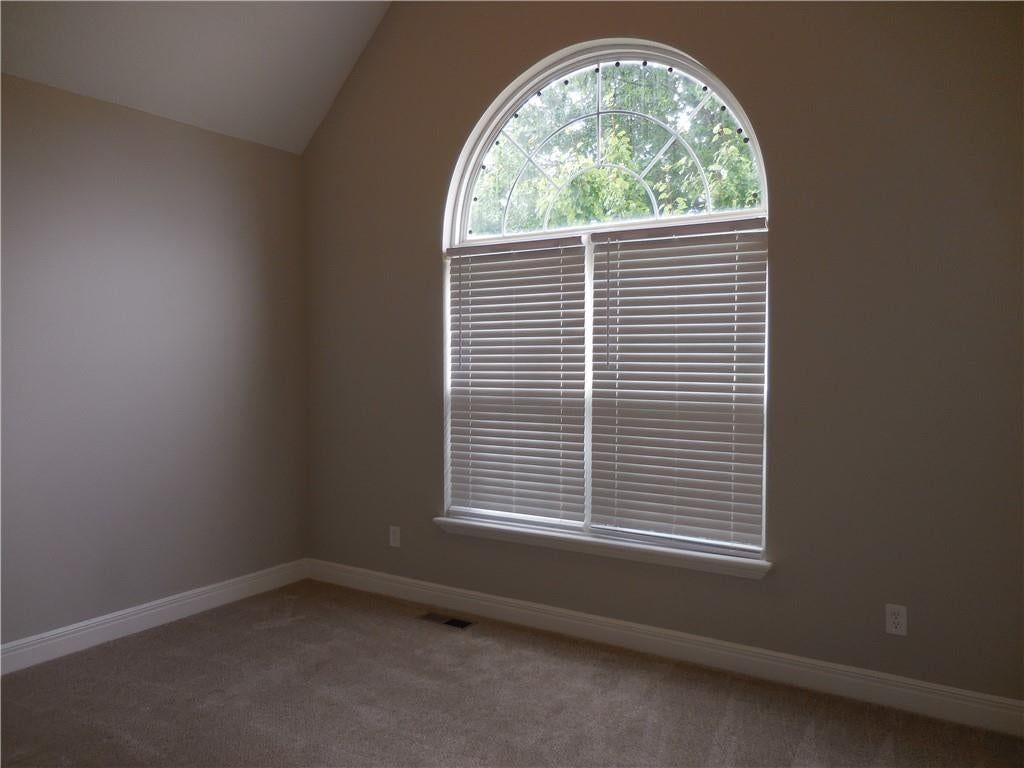1446 Brompton Lane — photo 4