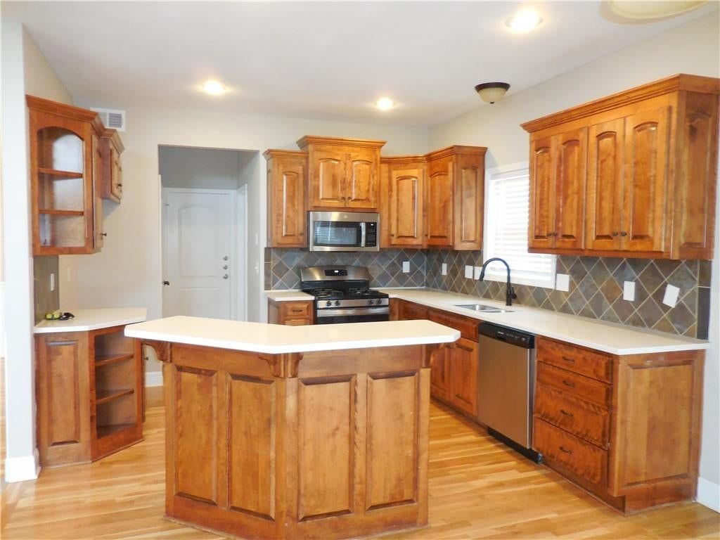 1446 Brompton Lane — photo 7