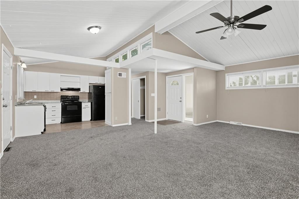 Photo 9 of 31 - 7415 W 61st Street, Overland Park, KS 66202