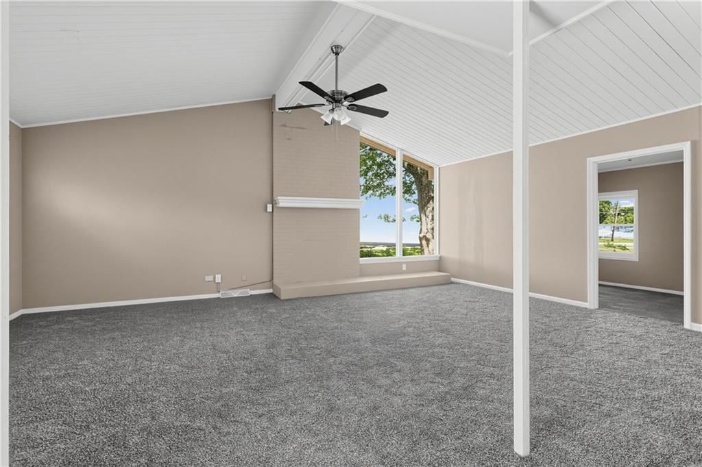 Photo 12 of 31 - 7415 W 61st Street, Overland Park, KS 66202
