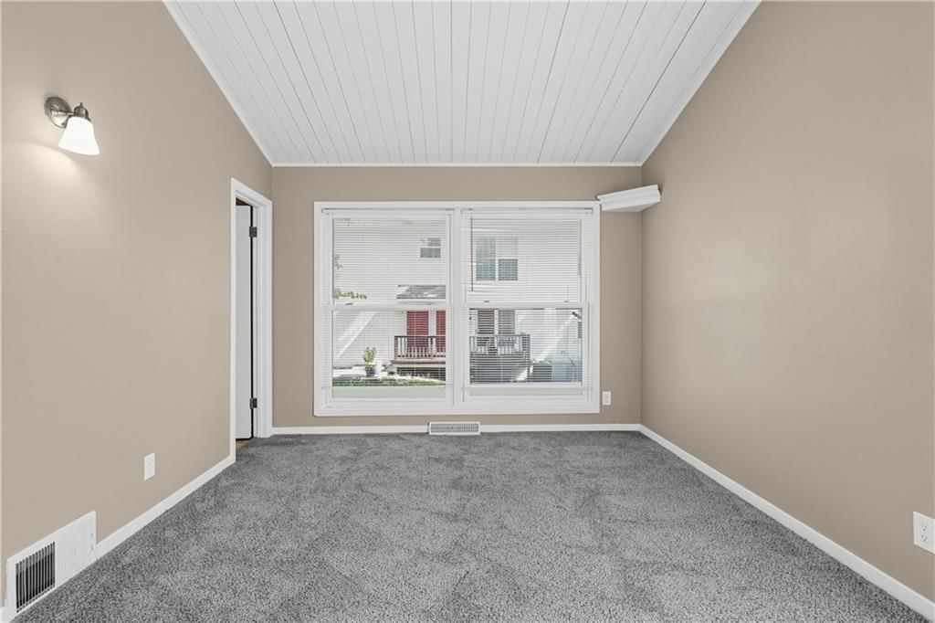Photo 15 of 31 - 7415 W 61st Street, Overland Park, KS 66202