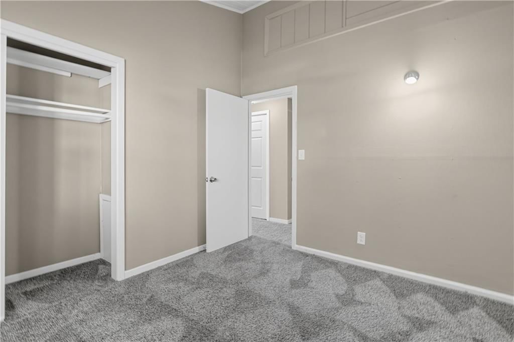 Photo 16 of 31 - 7415 W 61st Street, Overland Park, KS 66202