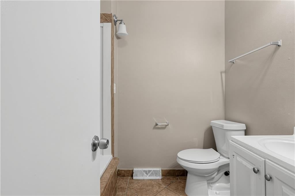 Photo 22 of 31 - 7415 W 61st Street, Overland Park, KS 66202