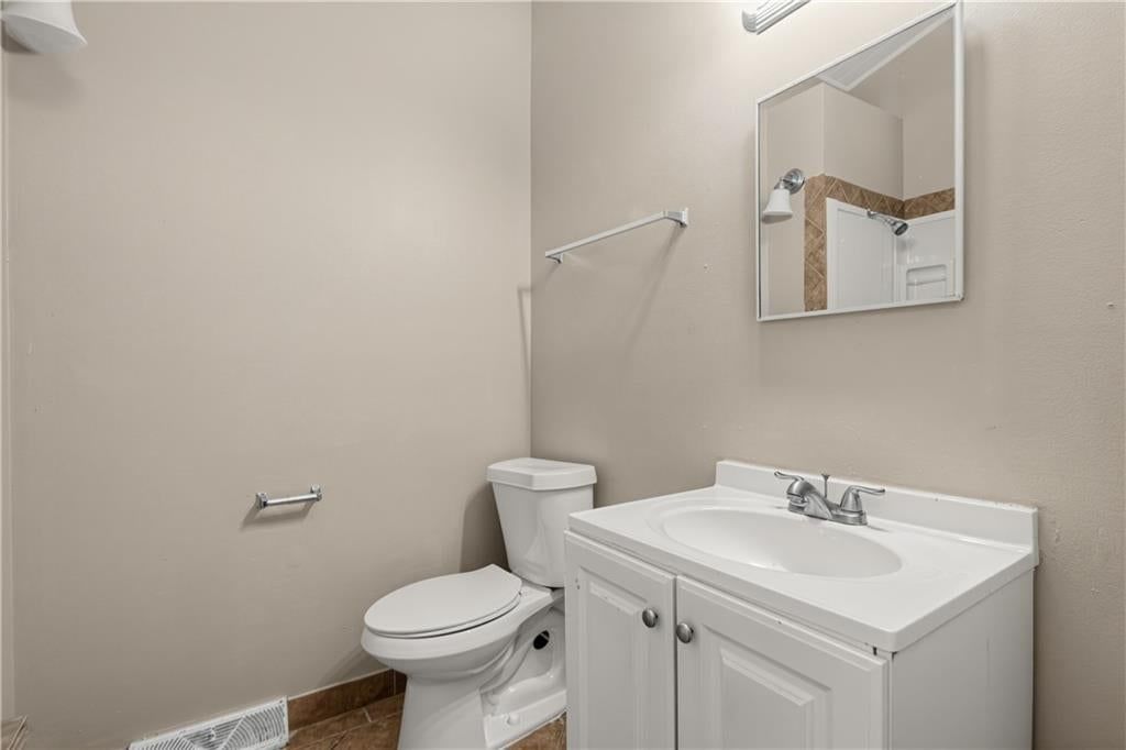 Photo 23 of 31 - 7415 W 61st Street, Overland Park, KS 66202
