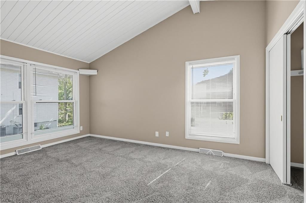 Photo 28 of 31 - 7415 W 61st Street, Overland Park, KS 66202