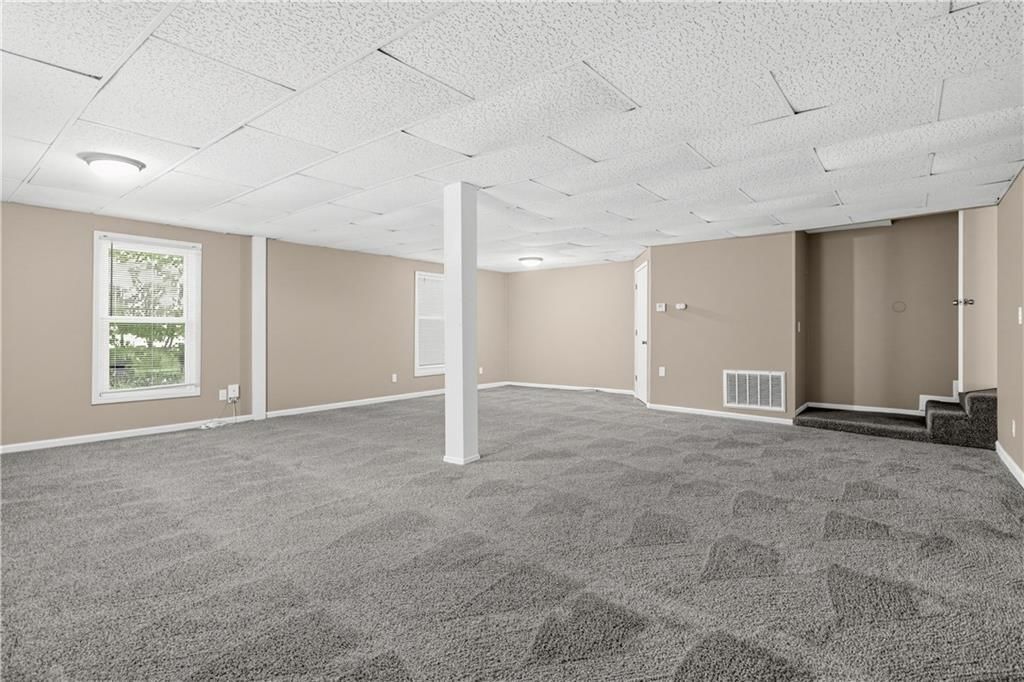 Photo 29 of 31 - 7415 W 61st Street, Overland Park, KS 66202