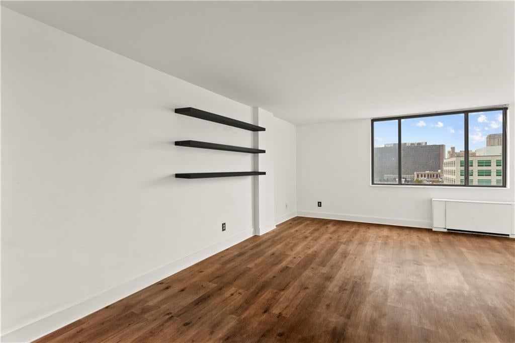 600 E 8TH Street — photo 10