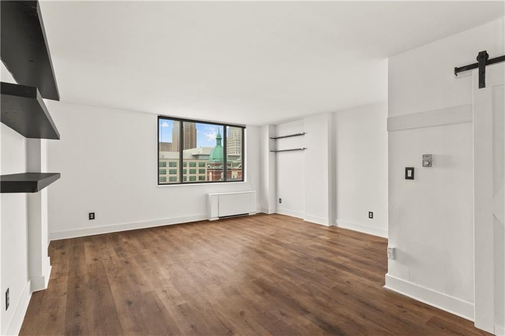 600 E 8TH Street — photo 11