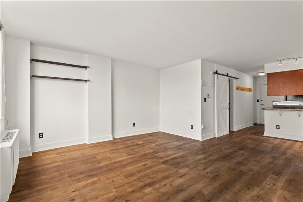 600 E 8TH Street — photo 12