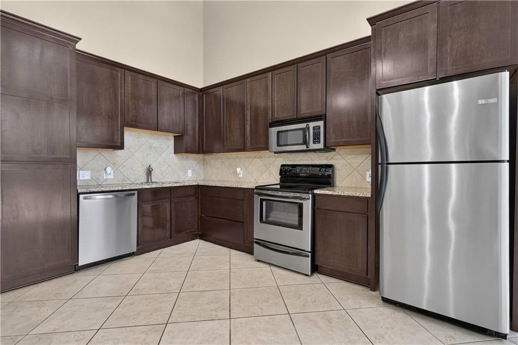 600 Admiral Boulevard — photo 10