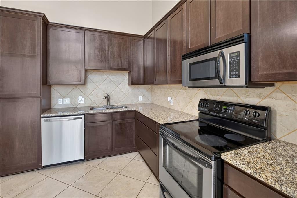 600 Admiral Boulevard — photo 11