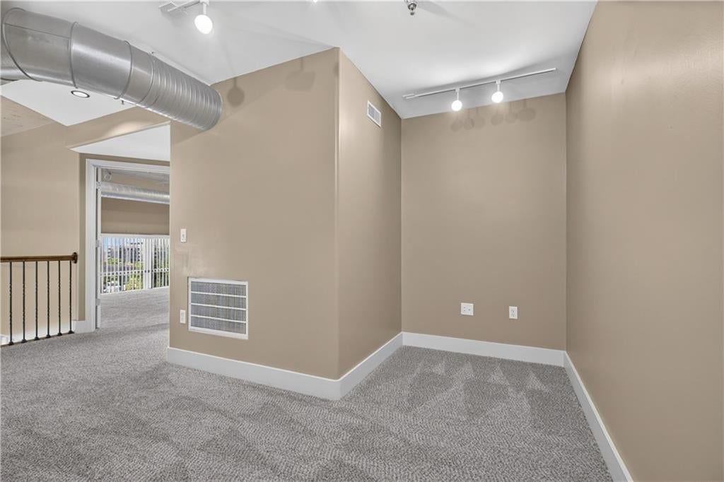 600 Admiral Boulevard — photo 24