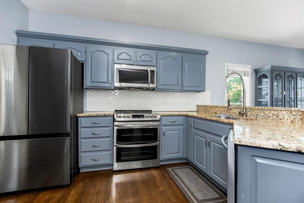 22613 W 49TH Terrace — photo 7