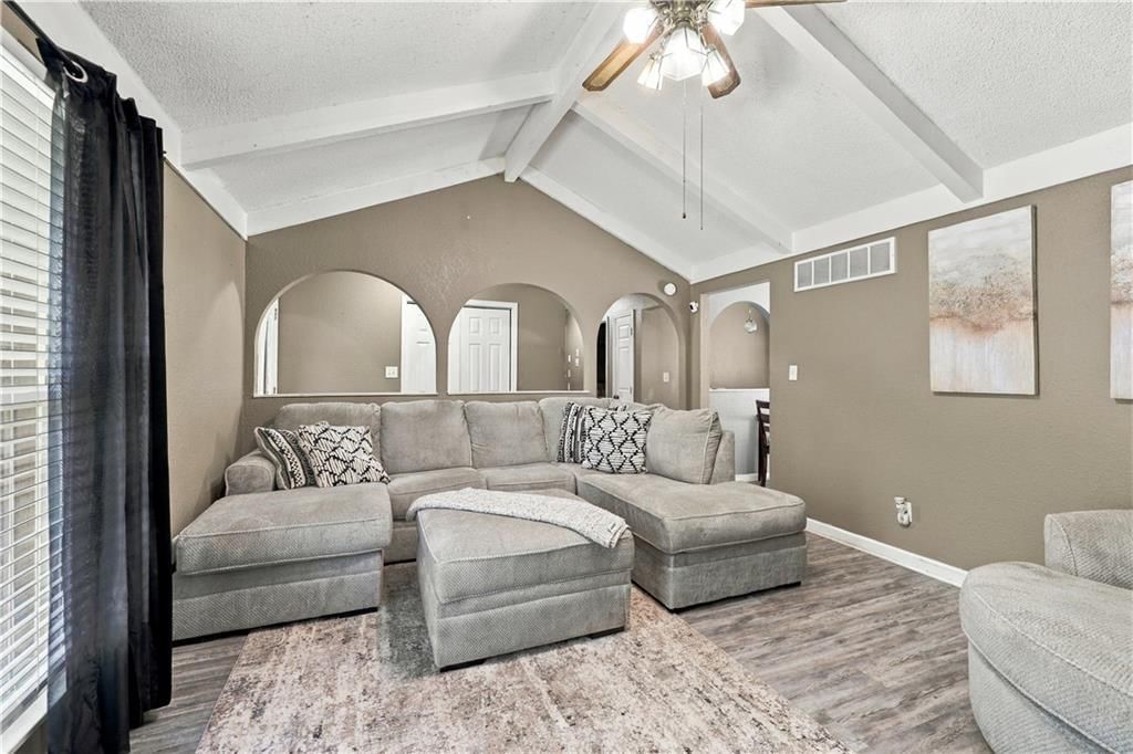 Photo 5 of 23 - 18909 E 30th Terrace, Independence, MO 64057