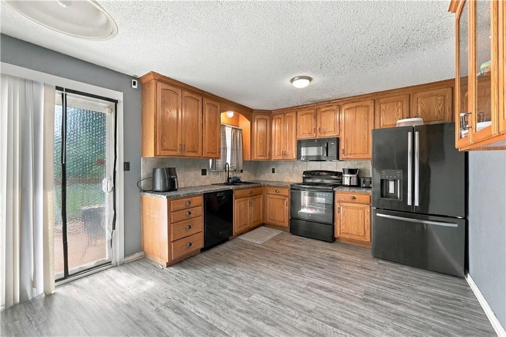 Photo 6 of 23, 18909 E 30th Terrace, Independence, MO 64057