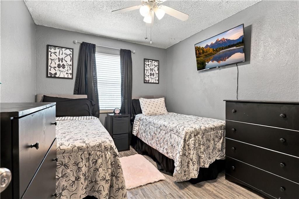 Photo 11 of 23 - 18909 E 30th Terrace, Independence, MO 64057