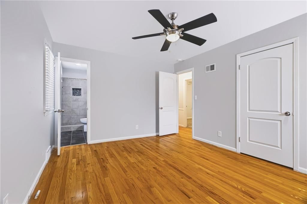 9800 Walmer Street — photo 22