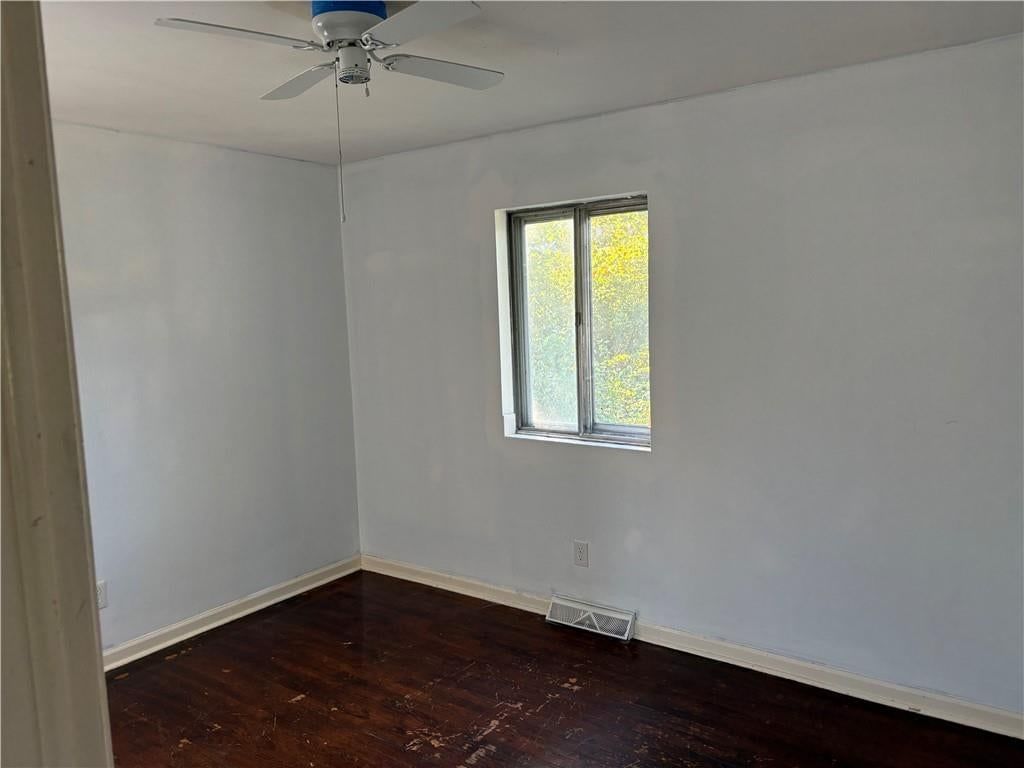 Photo 13 of 19 - 4724 N Bristol Avenue, Kansas City, MO 64117