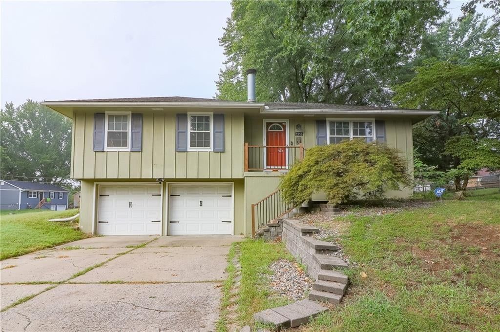 1315 SE Alice Street — photo 1