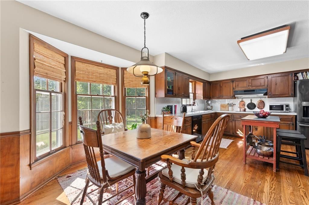 Breakfast nook at 12846 Sagamore Road, Leawood, KS 66209