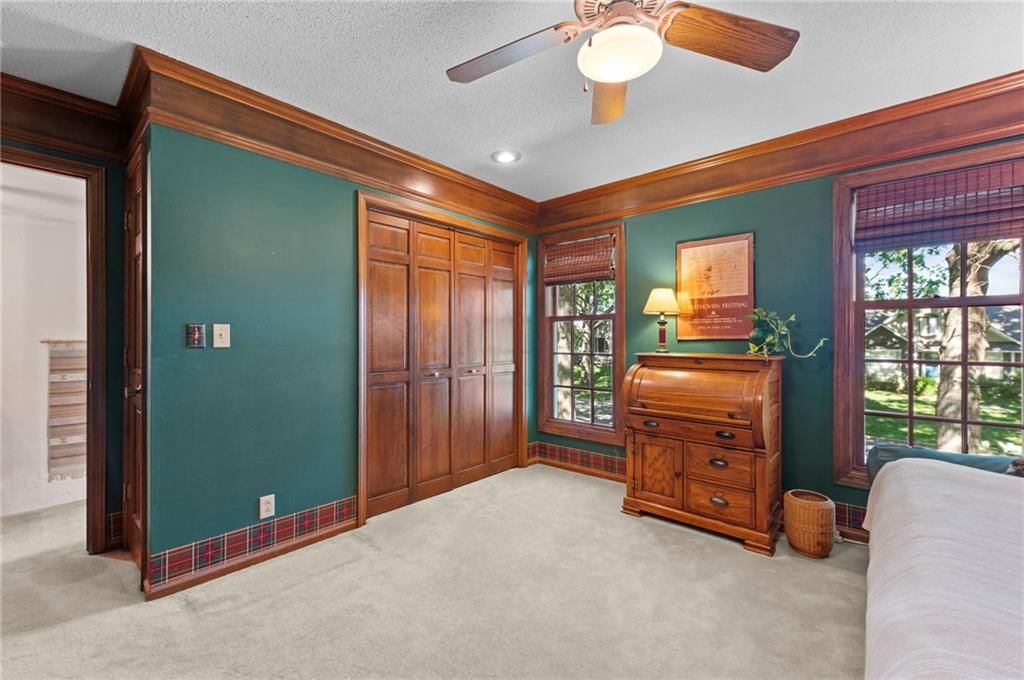 Photo 20 of 38 - 12846 Sagamore Road, Leawood, KS 66209