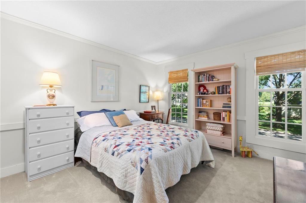 Photo 21 of 38 - 12846 Sagamore Road, Leawood, KS 66209