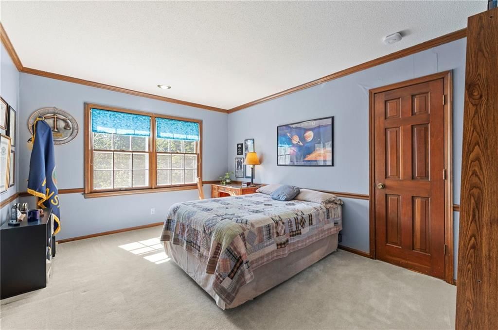 Photo 22 of 38 - 12846 Sagamore Road, Leawood, KS 66209