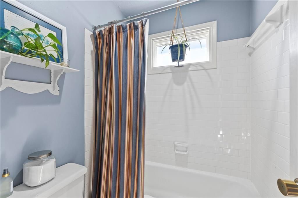 Tiled shower at 12846 Sagamore Road, Leawood, KS 66209