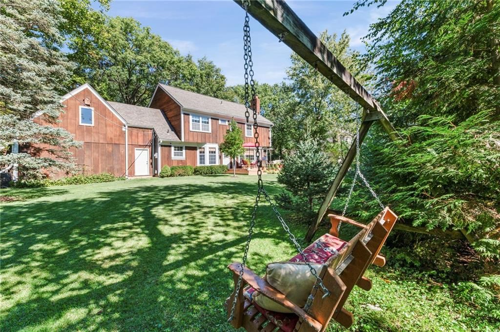 Photo 34 of 38 - 12846 Sagamore Road, Leawood, KS 66209