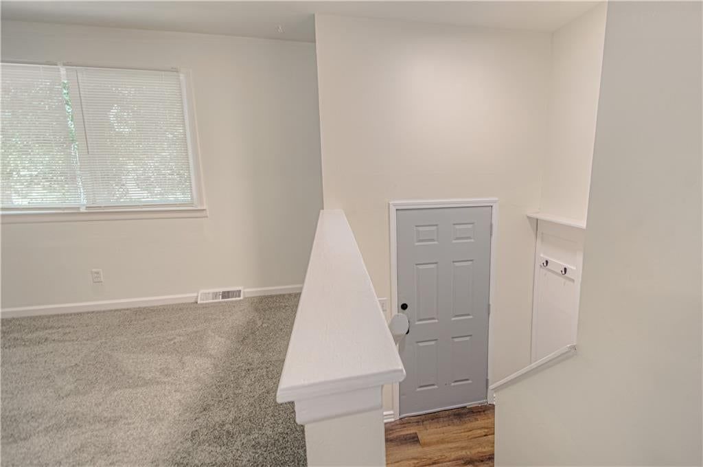 709 S Oak Street — photo 2