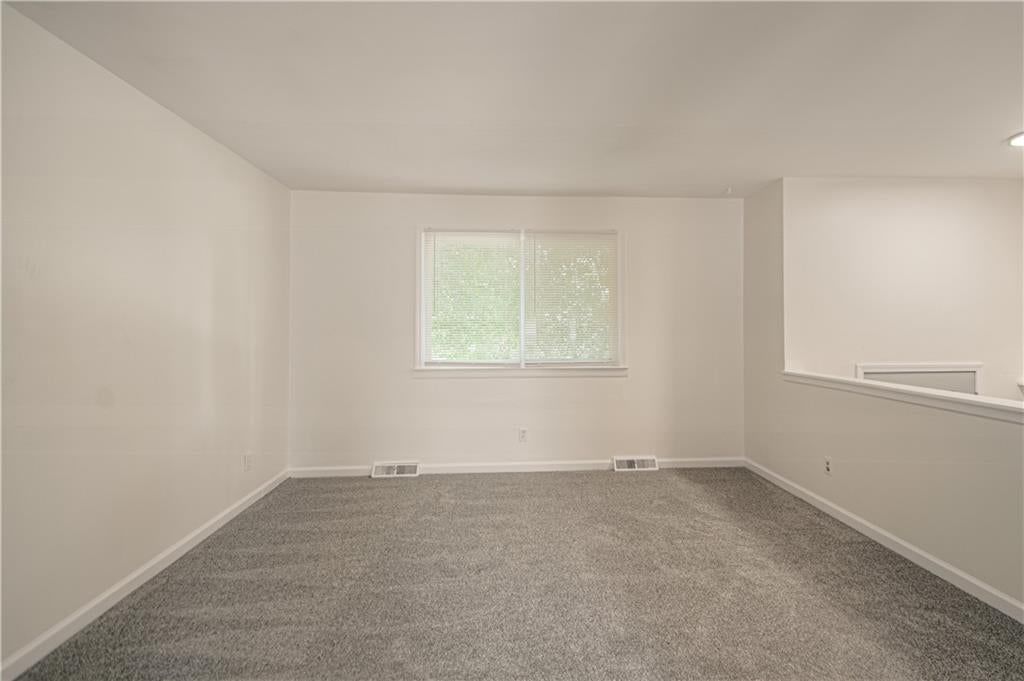 709 S Oak Street — photo 4