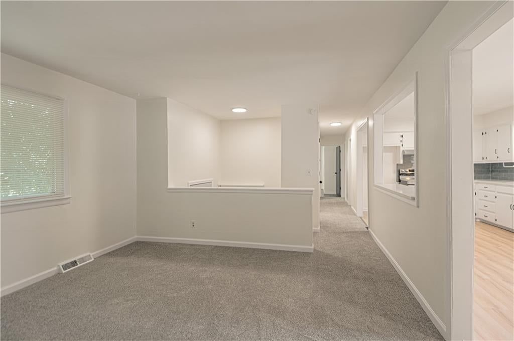 709 S Oak Street — photo 5