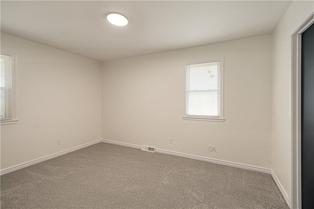 709 S Oak Street — photo 13