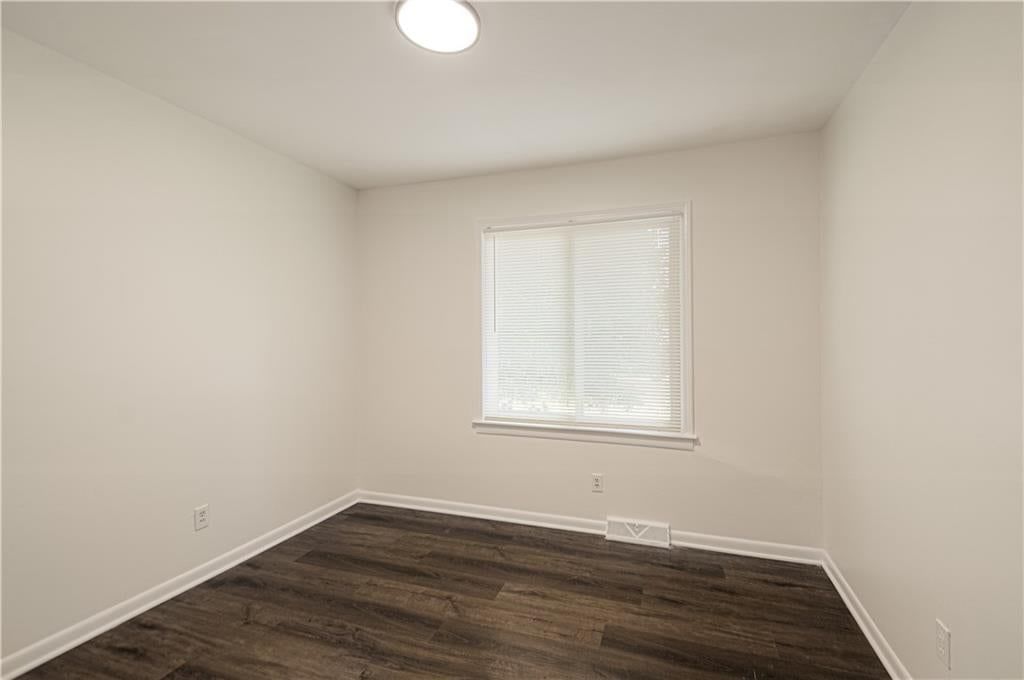 709 S Oak Street — photo 17