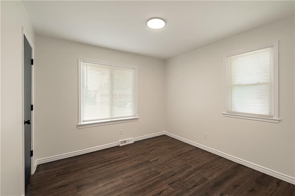 709 S Oak Street — photo 19