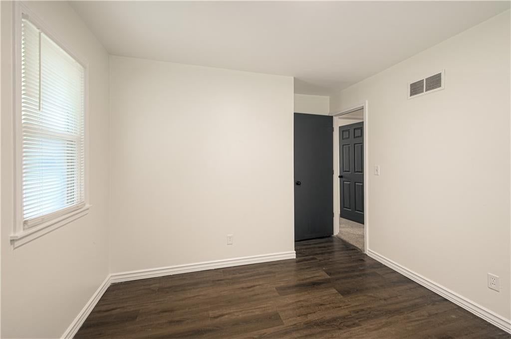 709 S Oak Street — photo 20