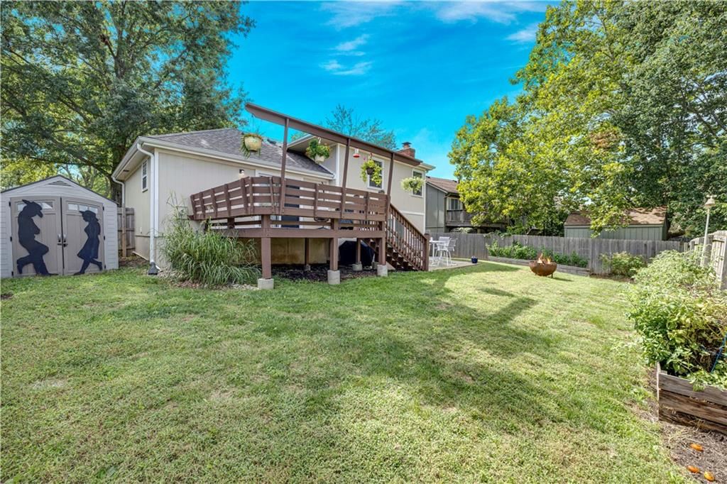 724 Valerie Lane — photo 23